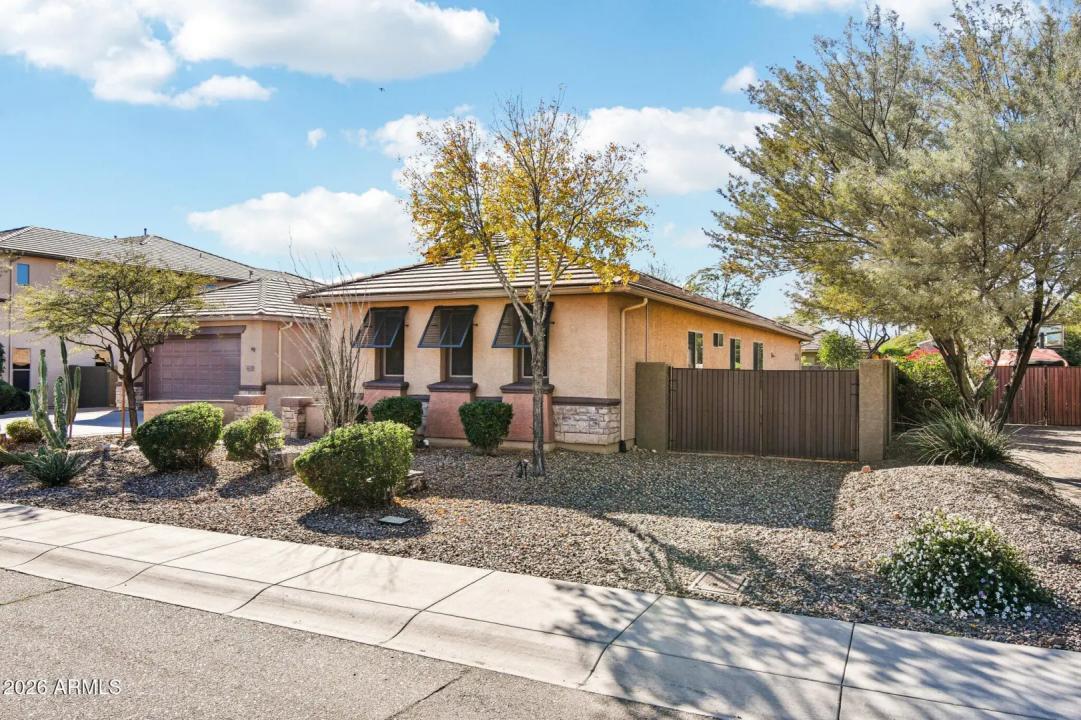 Real Estate Picture 12