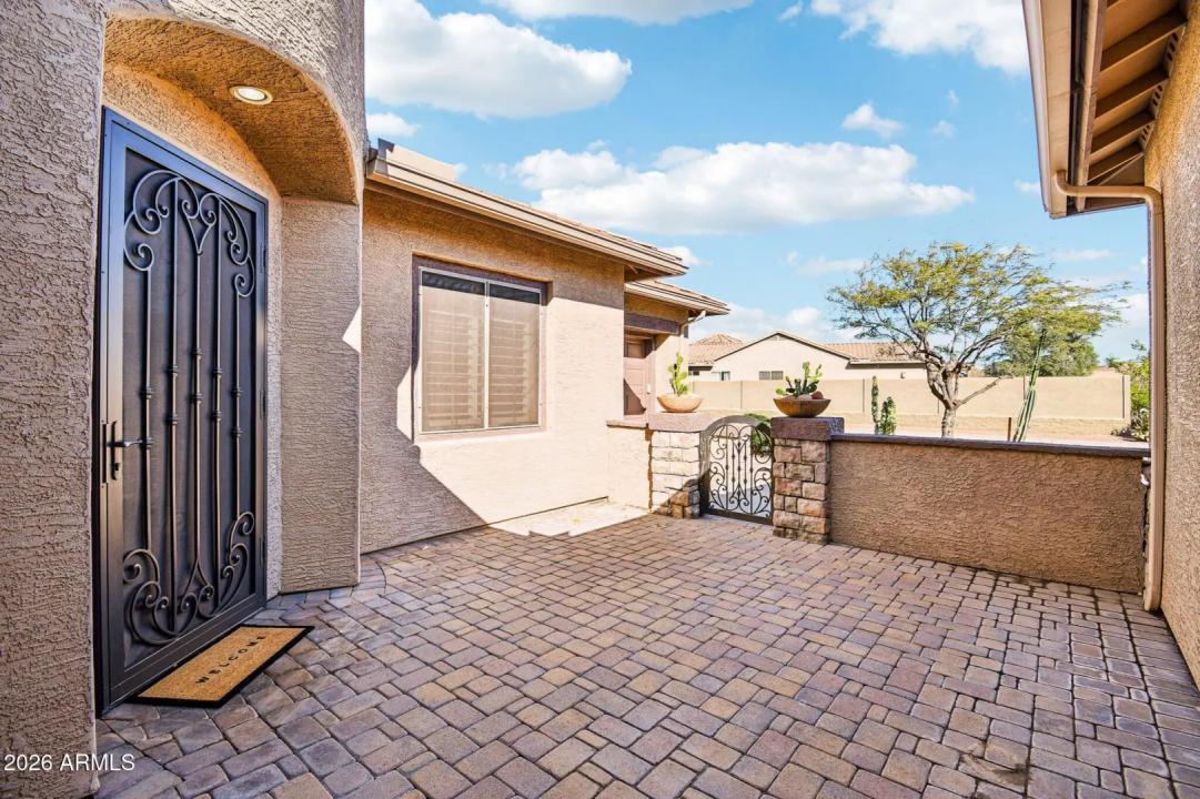 Real Estate Picture 14