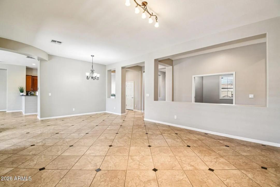 Real Estate Picture 17