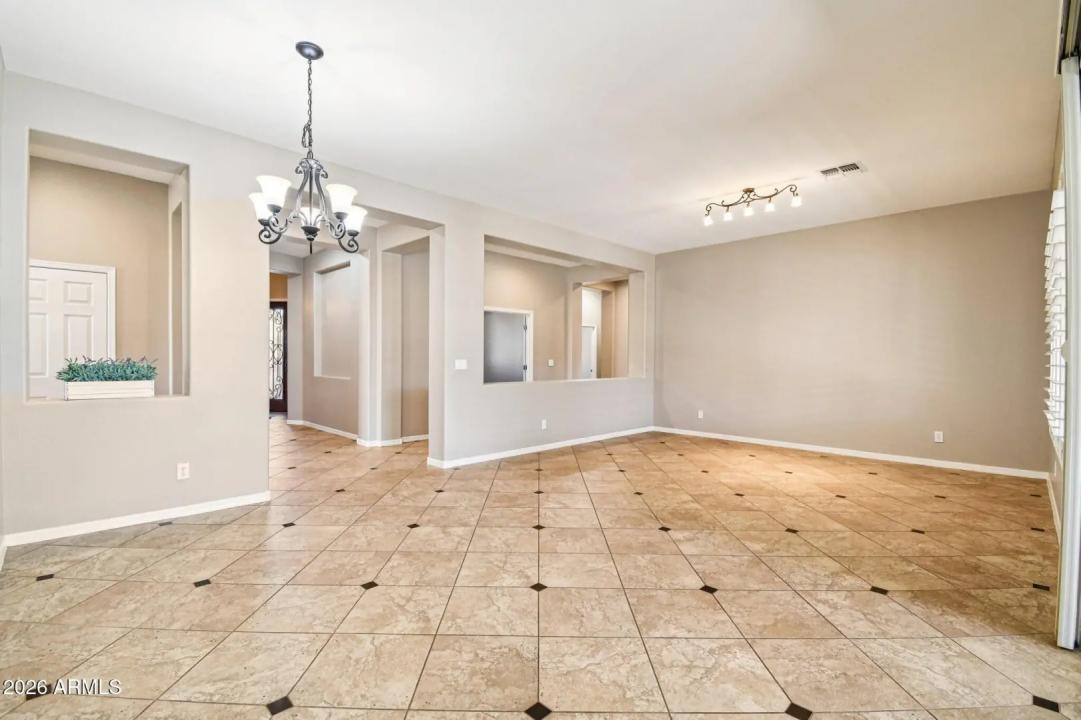 Real Estate Picture 18