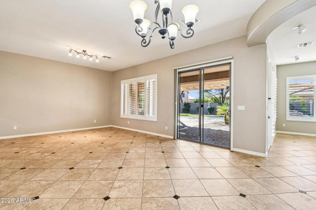 Real Estate Picture 19