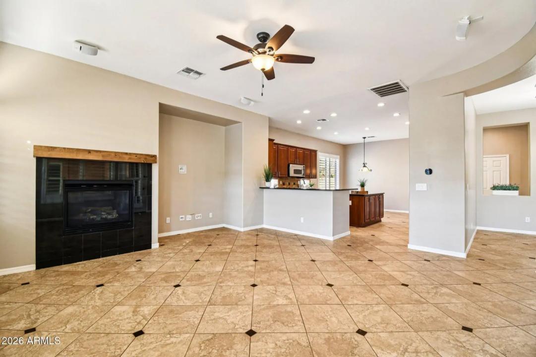 Real Estate Picture 22