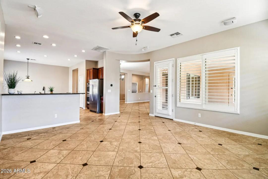 Real Estate Picture 23