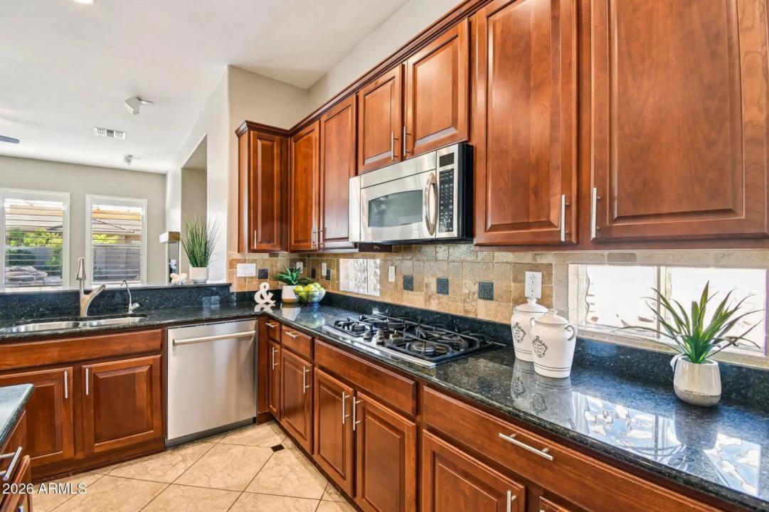 Real Estate Picture 26