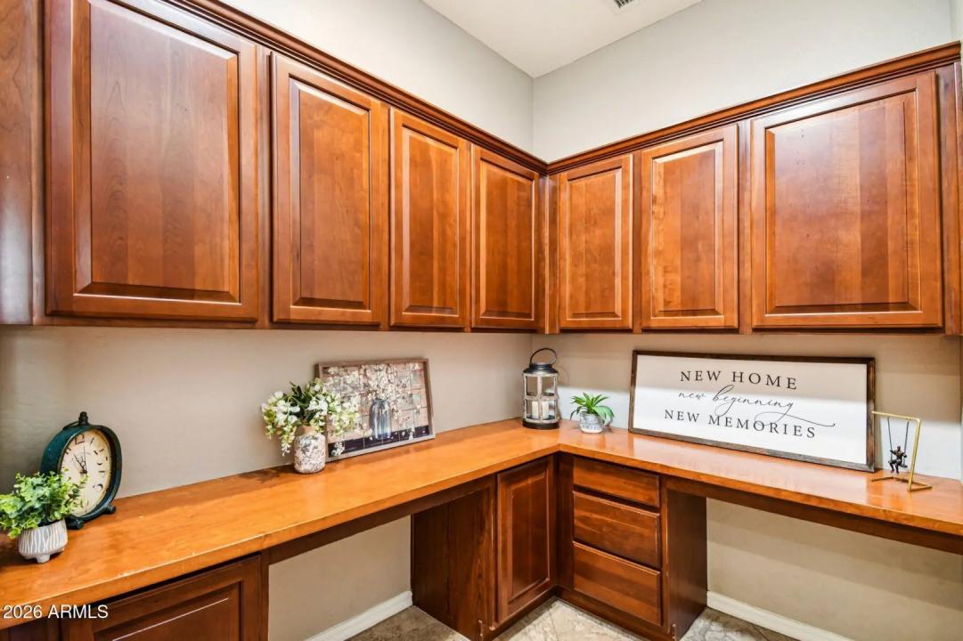 Real Estate Picture 7