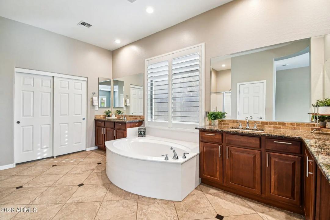 Real Estate Picture 9