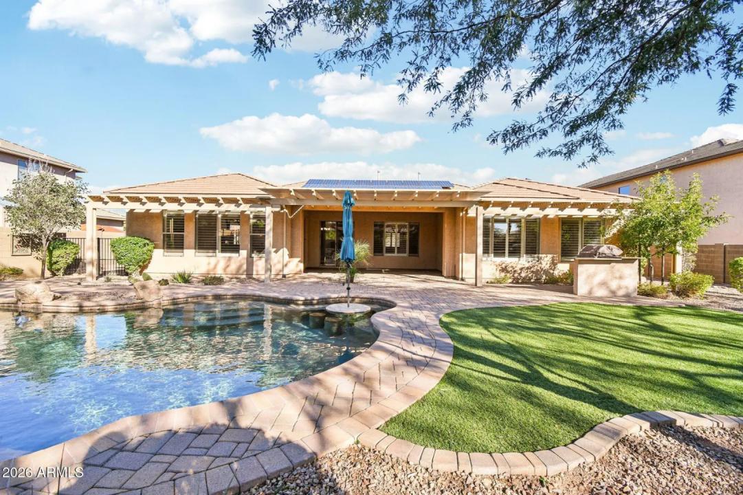 Real Estate Picture 5