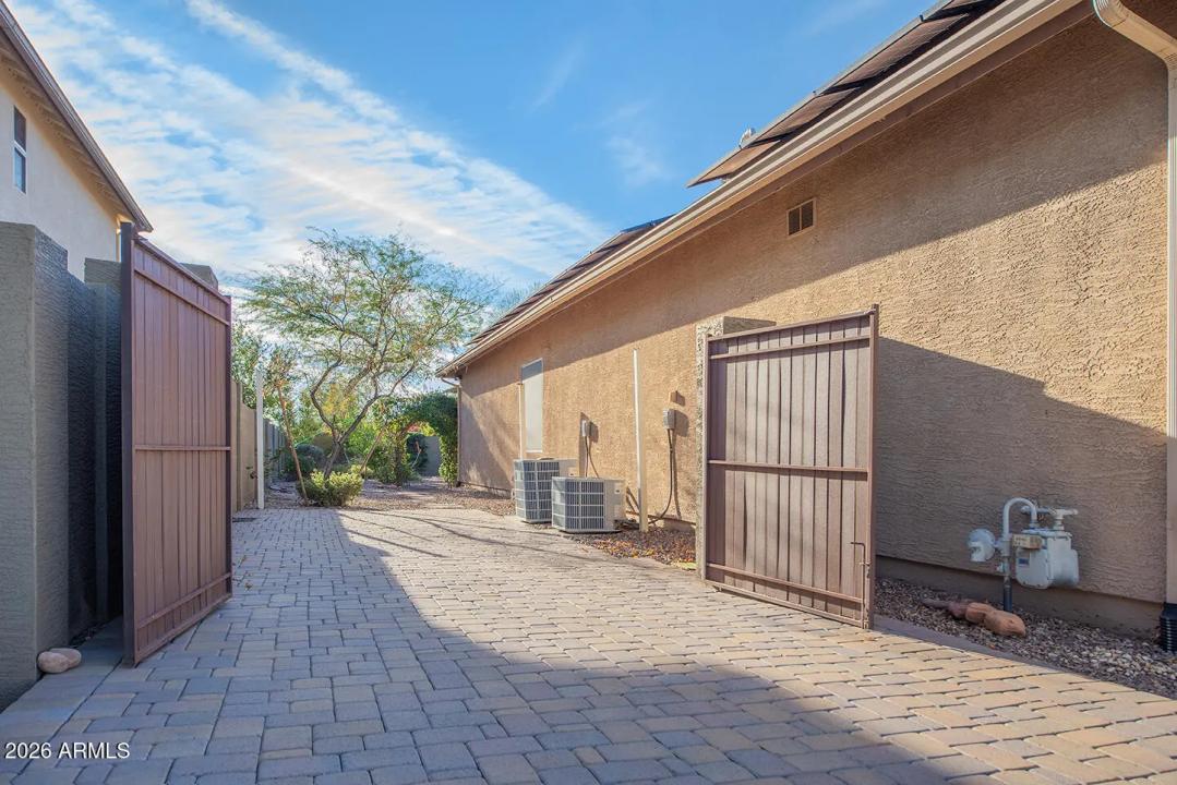 Real Estate Picture 28