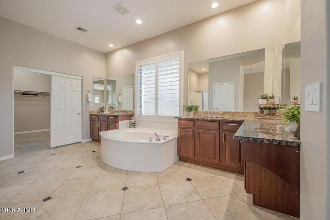 Real Estate Picture 17