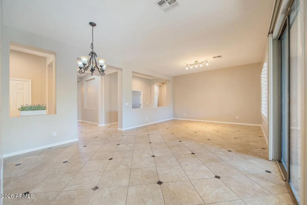 Real Estate Picture 11