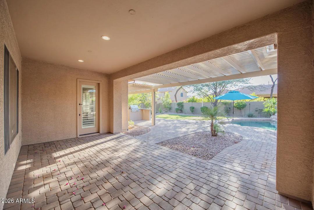 Real Estate Picture 24