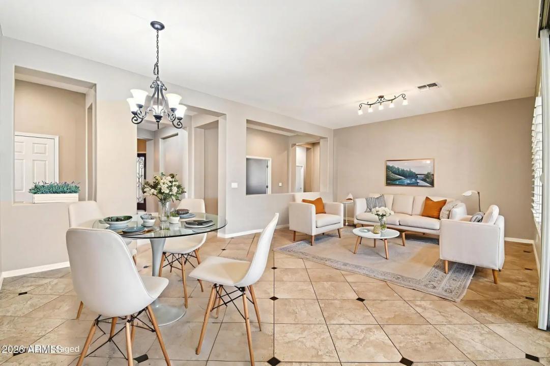 Real Estate Picture 10