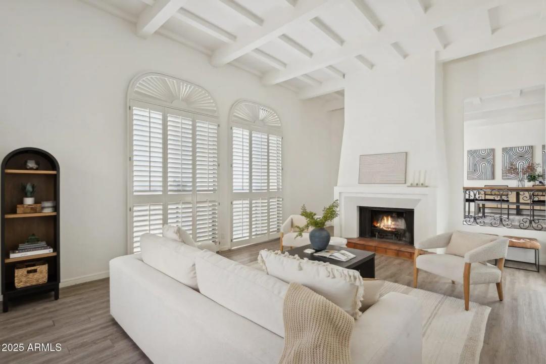 Real Estate Picture 4