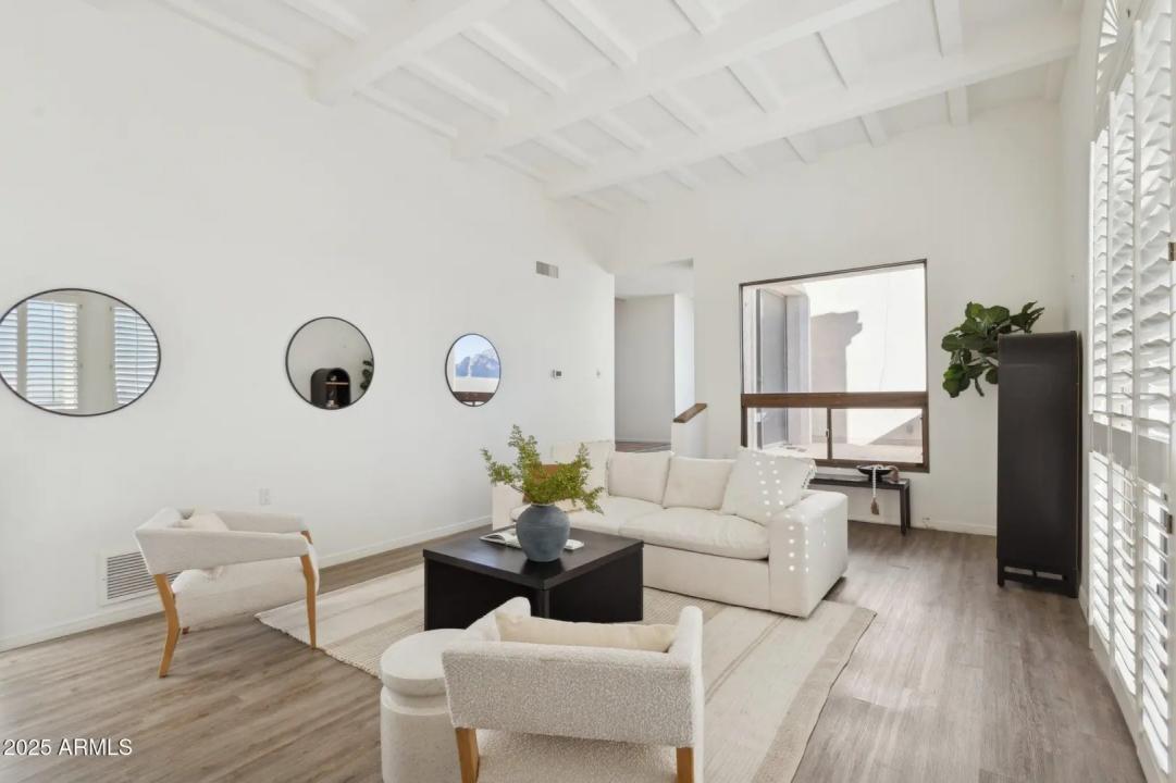 Real Estate Picture 6