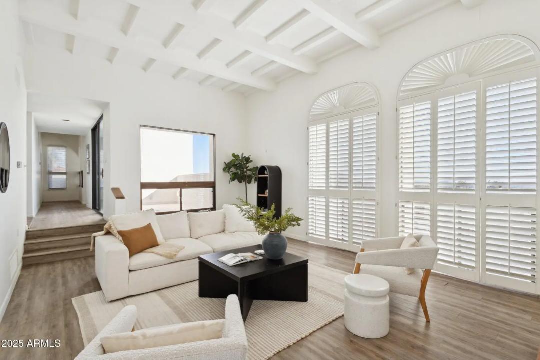 Real Estate Picture 5