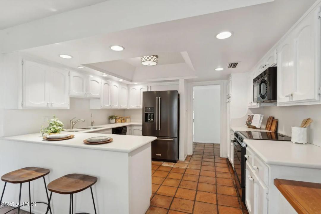 Real Estate Picture 8