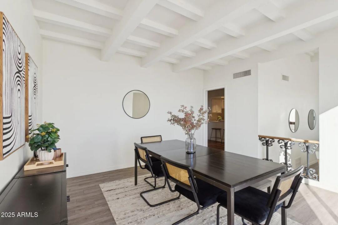 Real Estate Picture 11