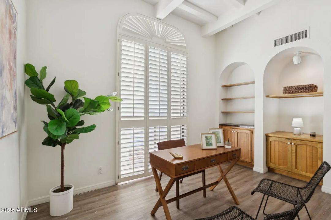 Real Estate Picture 13