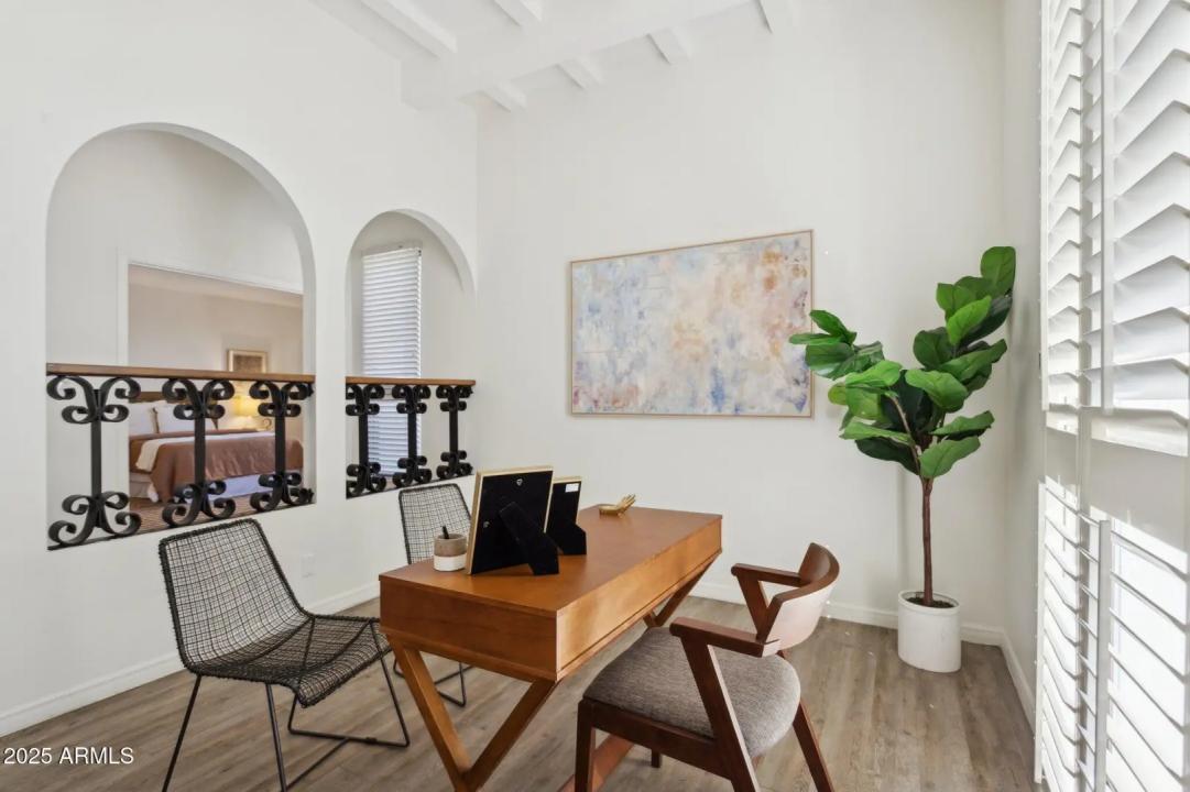 Real Estate Picture 14