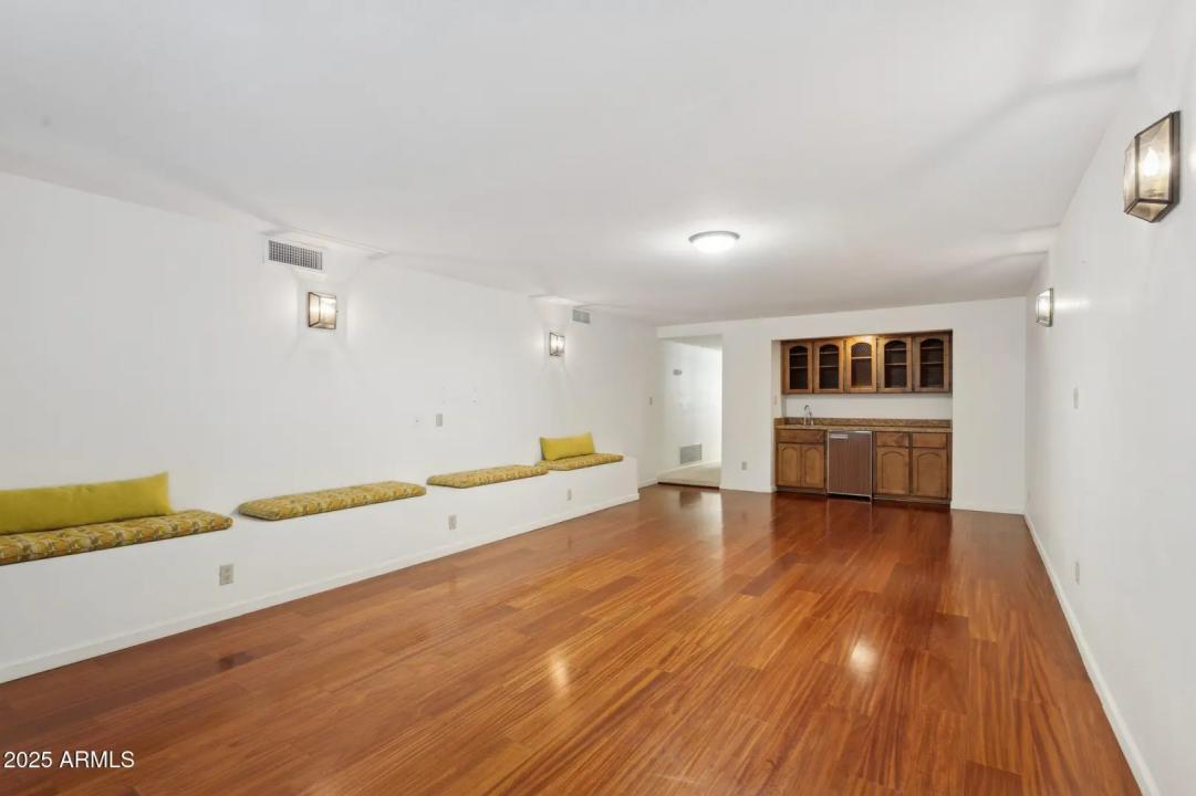 Real Estate Picture 30