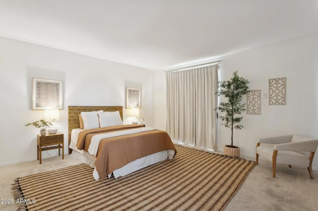 Real Estate Picture 15