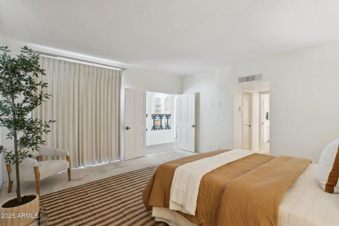 Real Estate Picture 17