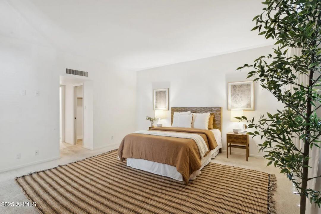 Real Estate Picture 18