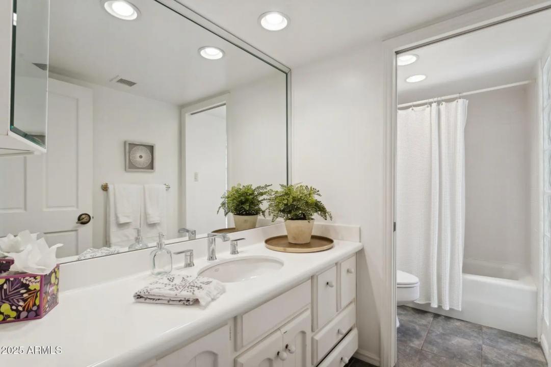 Real Estate Picture 25