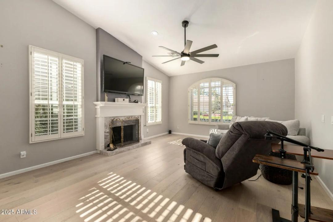 Real Estate Picture 7