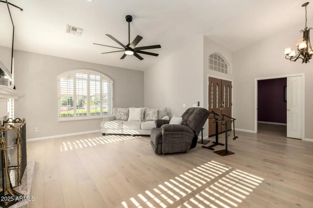 Real Estate Picture 9