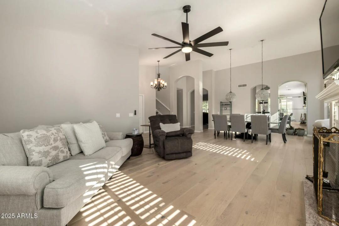 Real Estate Picture 10