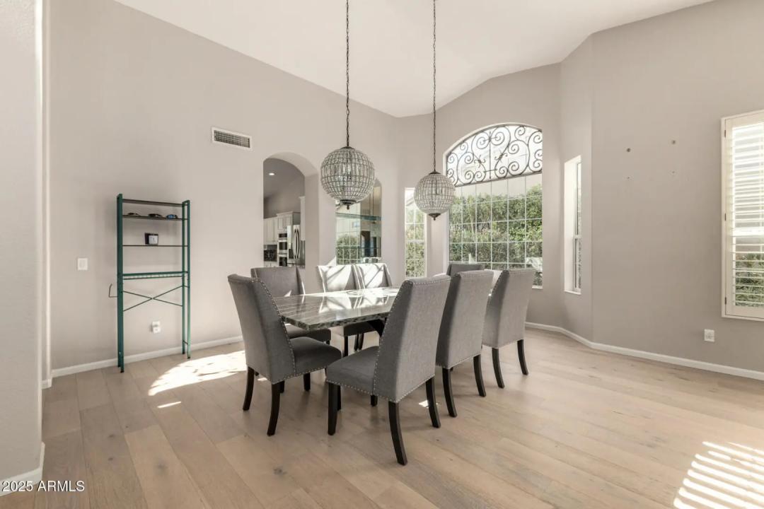 Real Estate Picture 11