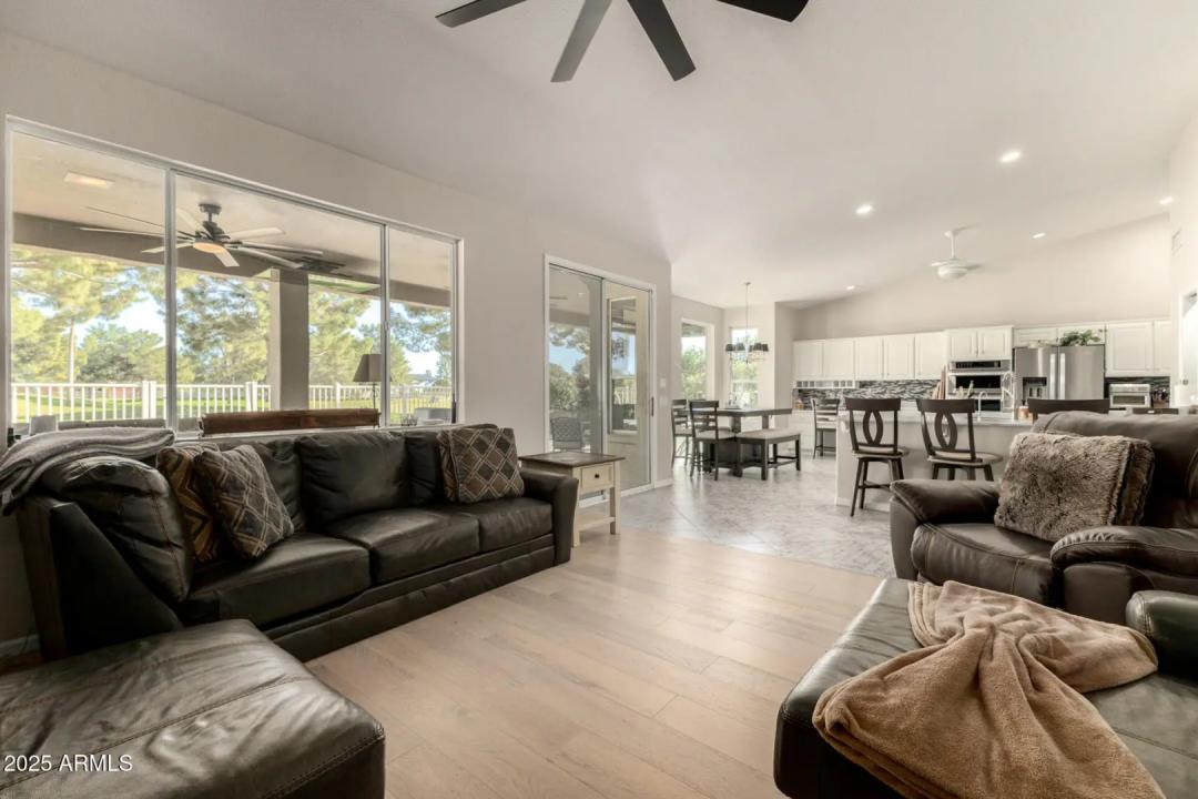 Real Estate Picture 15