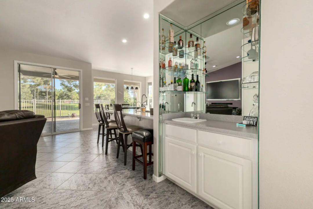 Real Estate Picture 18