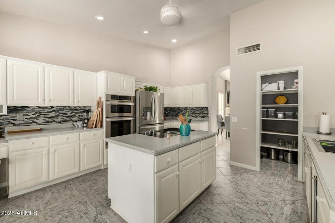 Real Estate Picture 20