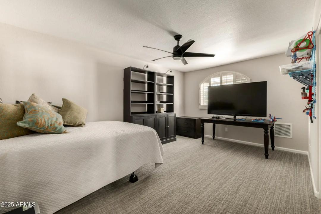 Real Estate Picture 29