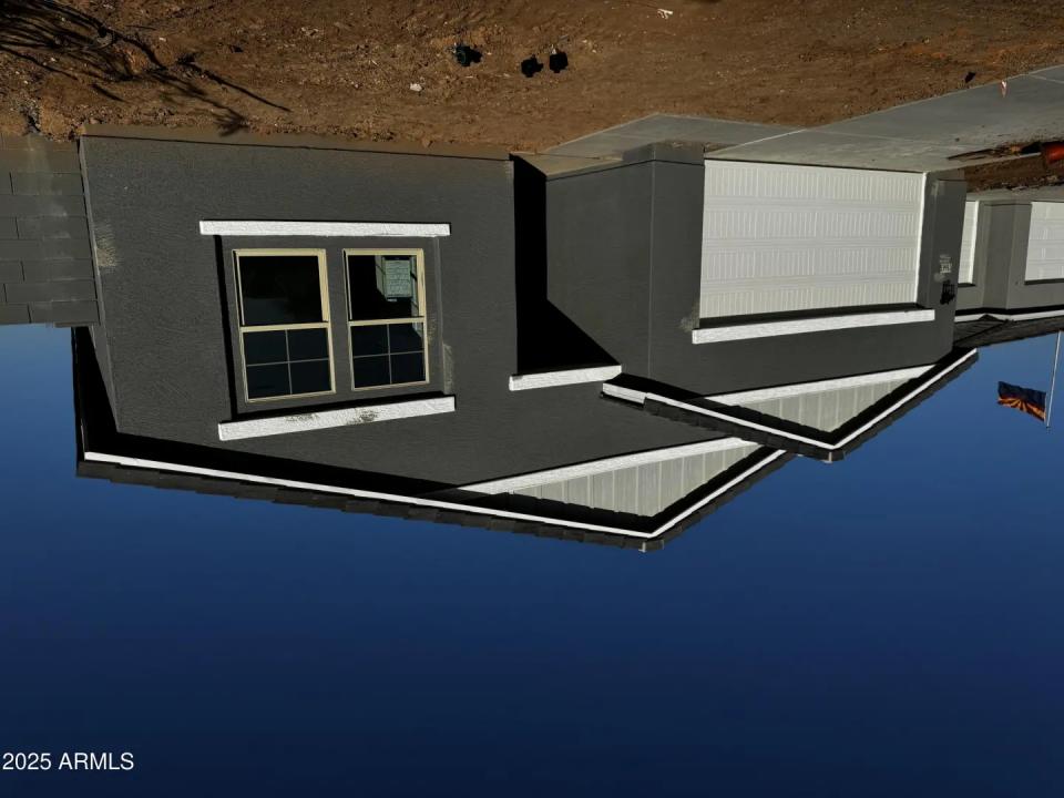 Real Estate Picture 3