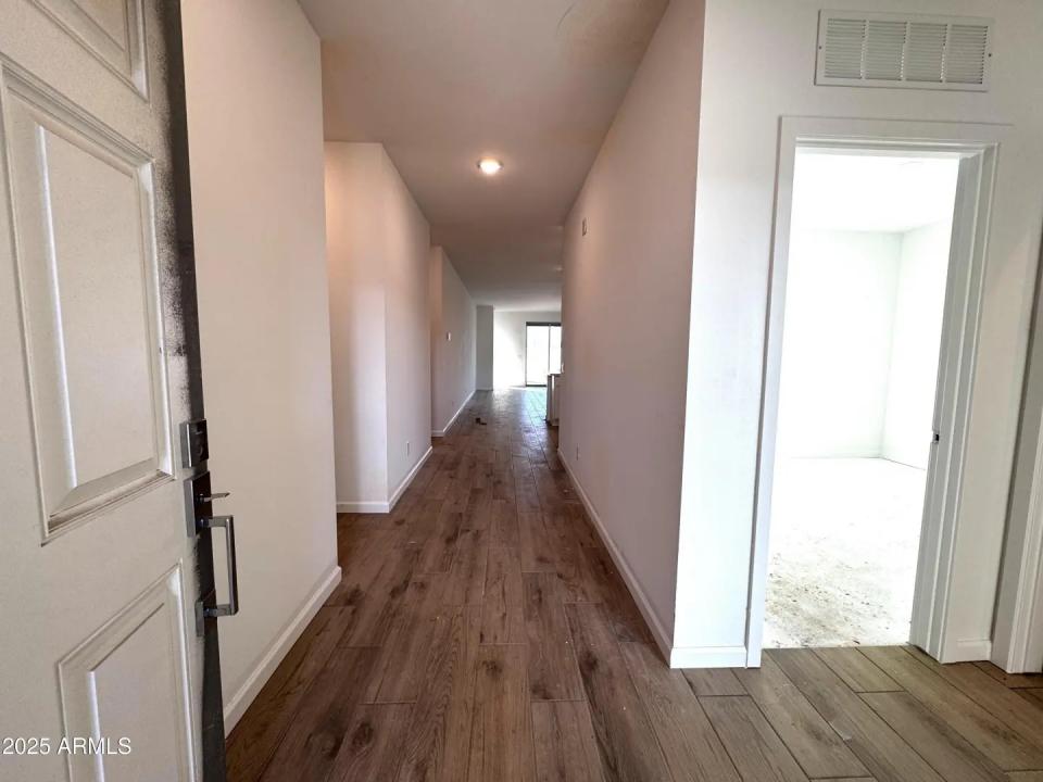 Real Estate Picture 5