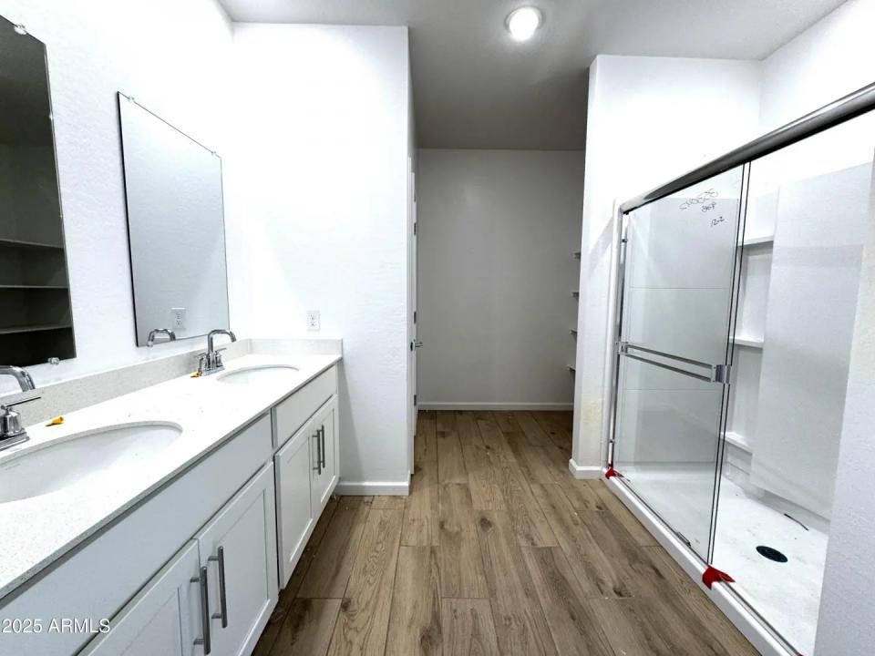 Real Estate Picture 16