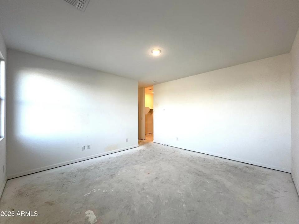 Real Estate Picture 19