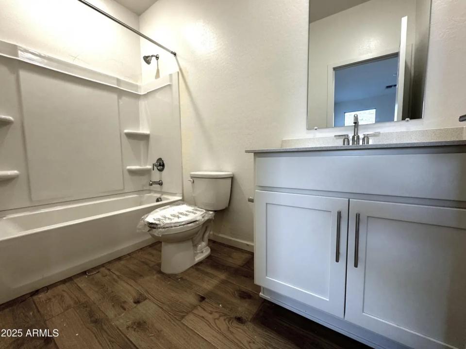 Real Estate Picture 24