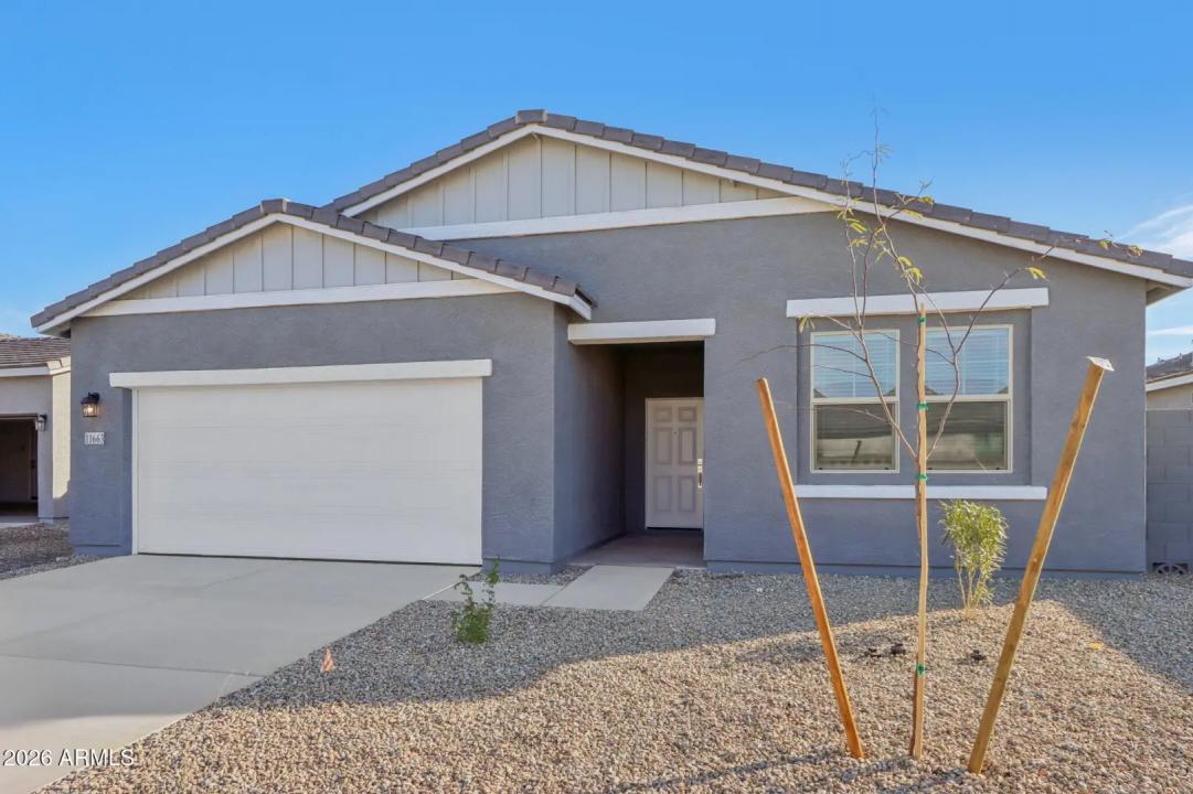 Real Estate Picture 4