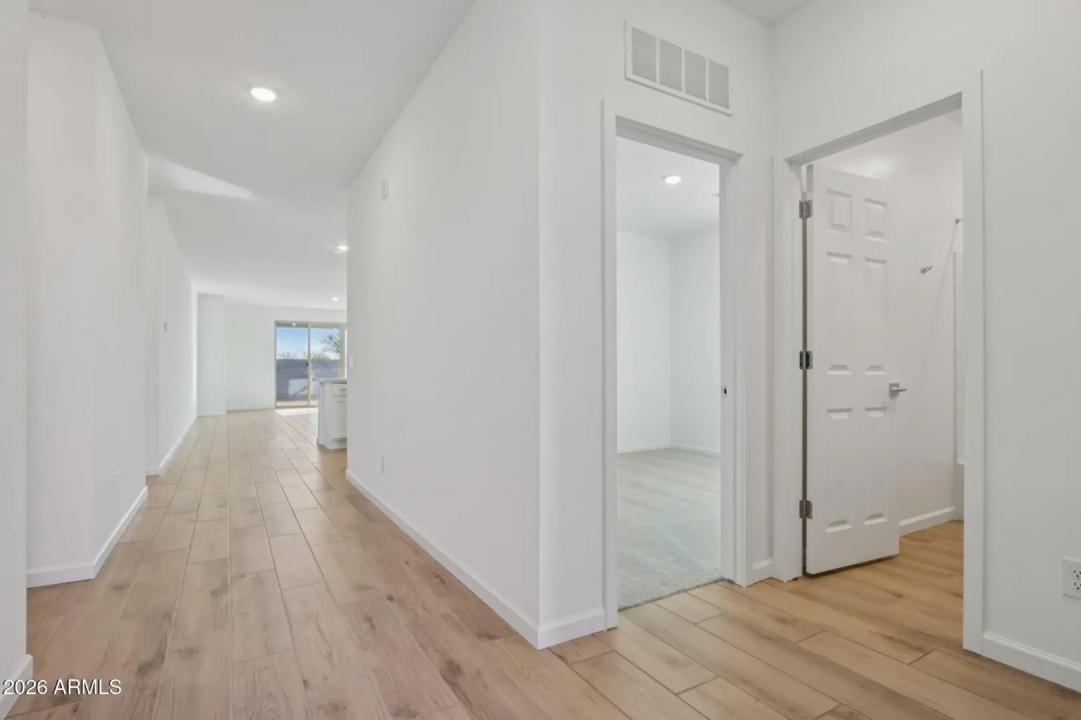 Real Estate Picture 5