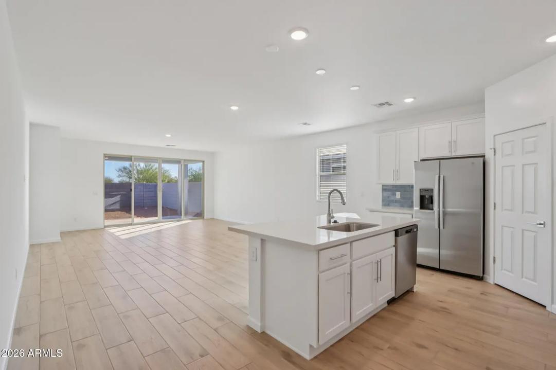 Real Estate Picture 9