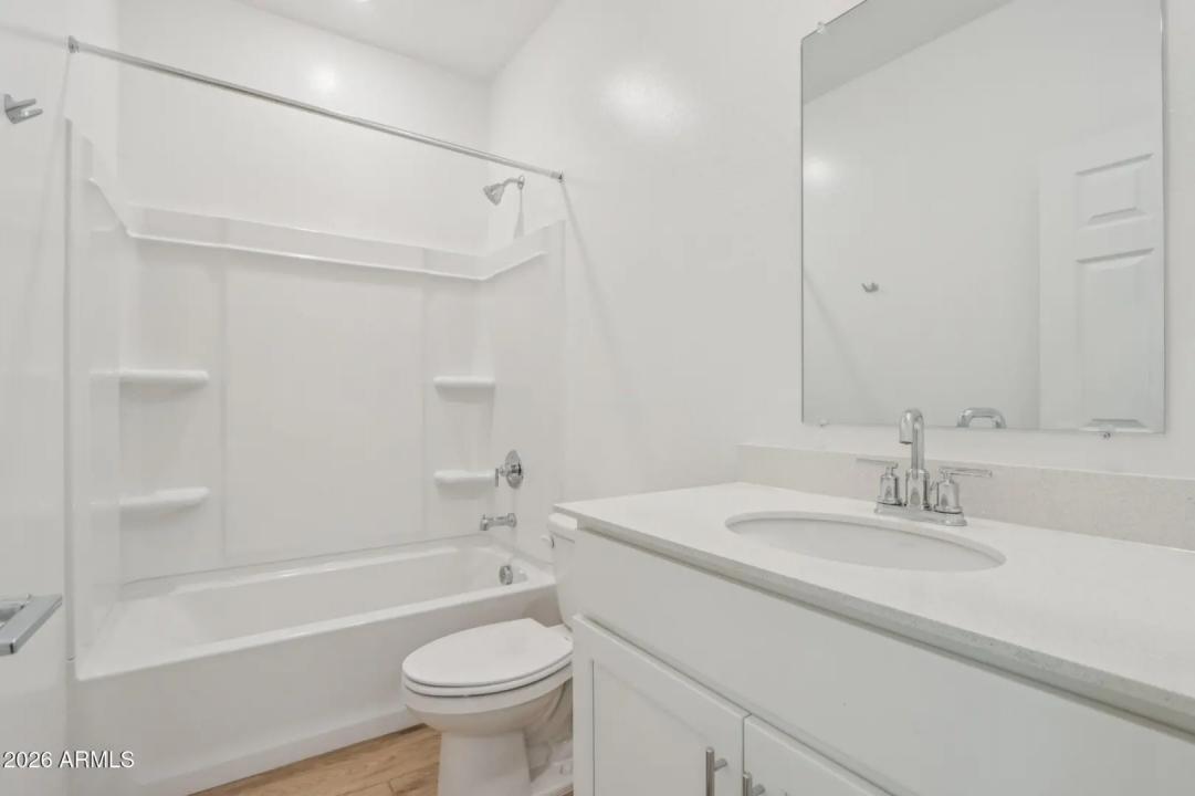 Real Estate Picture 17