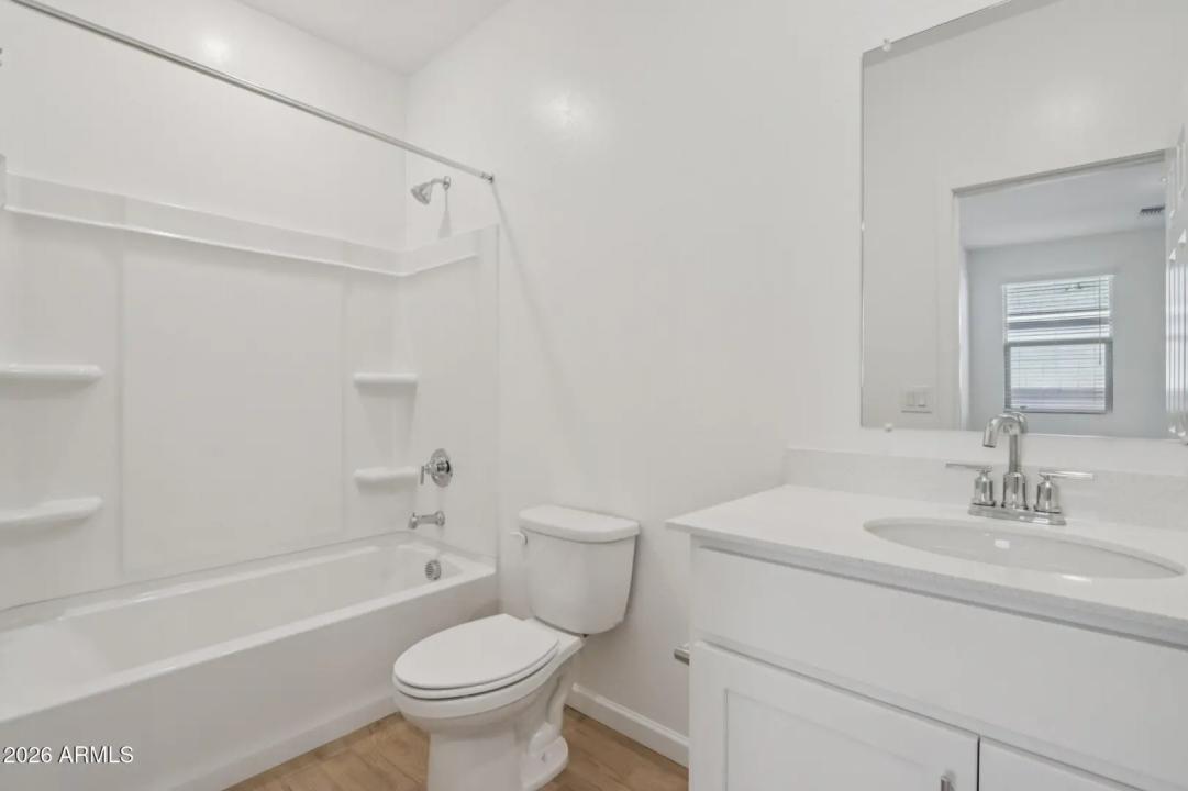 Real Estate Picture 30