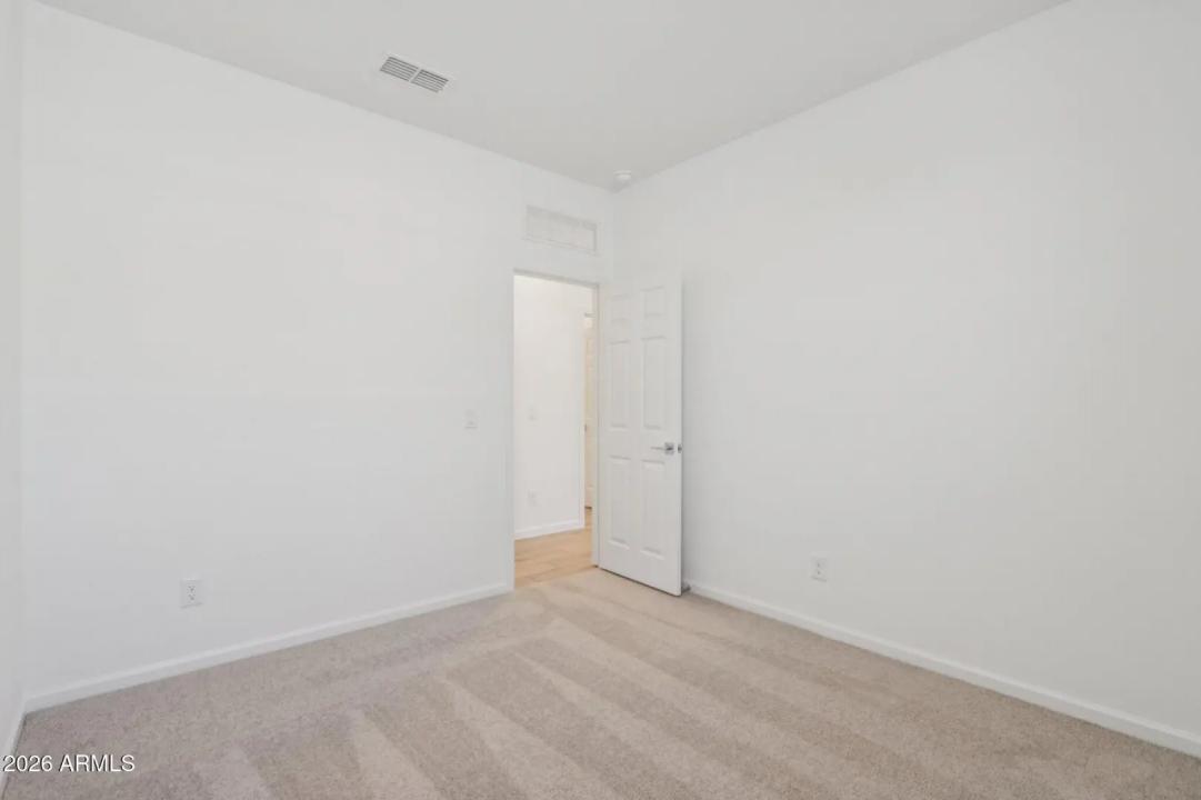 Real Estate Picture 33