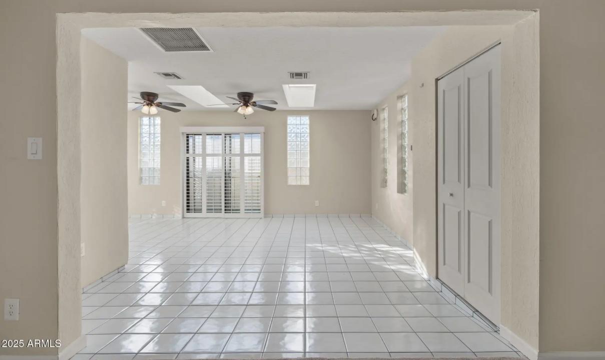 Real Estate Picture 17