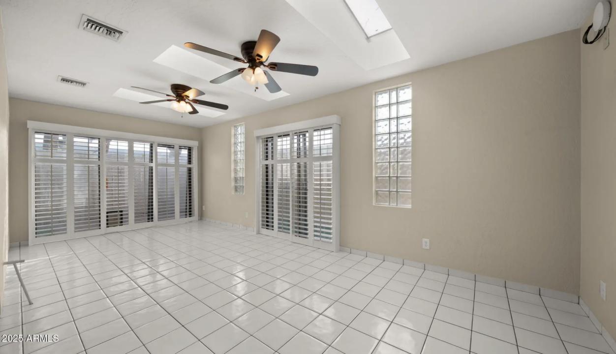 Real Estate Picture 18