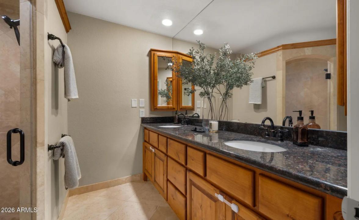 Real Estate Picture 19